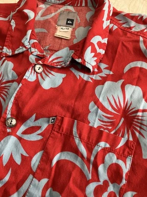Vintage Quicksilver Hawaiian Shirt Mens XL Short Sleeve Button Up Red Floral - Image 1 of 4