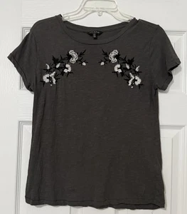 Lucky Brand Womens Small Petite Dark gray with flowers short sleeve tee t shirt - Picture 1 of 6