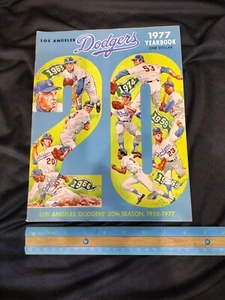1977 LOS ANGELES DODGERS Yearbook Steve GARVEY Davey LOPES Bill RUSSELL Ron CEY - Picture 1 of 2