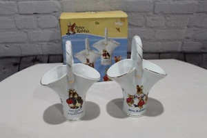 Juego de 2 jarrones vintage Beatrix Potter Peter Rabbit con mango cesta NUEVO 9,5" de alto - Imagen 1 de 15