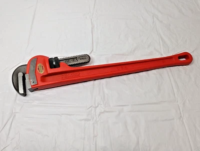 Ridgid 24" Heavy-Duty Straight Pipe Wrench 31030 - Image 1 of 4