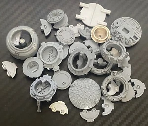 warhammer 40k - assorted vehicle doors, hatches + iconography, used. - Imagen 1 de 1