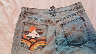 Pantalones de mezclilla holgados bordados pierna recta Y2K LRG "The Hills have Eyes" talla 36W 31I Foto 1 de 4