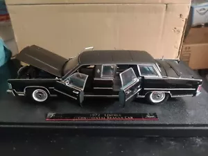 Road Signature Presidential Series 1:24 1972 Lincoln Continental Reagan Car - Picture 1 of 13