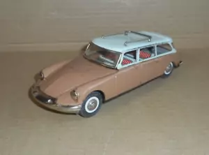 Ancien jouet tôle - JOUSTRA France Citroen DS break friction - 21cm - années 60 - Foto 1 di 12