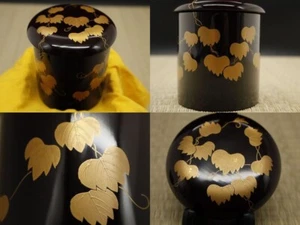 Japanese Lacquer Wooden Kinrinji Natsume Tea Caddy with Vine Maki-e (416) - Picture 1 of 16