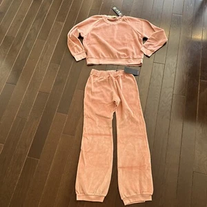 Kid’s Suzie Kondi Salmon Pink Velour Set (Sweatpants 12, Sweatshirt 12) - Picture 1 of 6