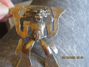 Ciondolo figura pre colombiana azteco Maya capo tribale oro vintage fatto a mano - Foto 1 di 6