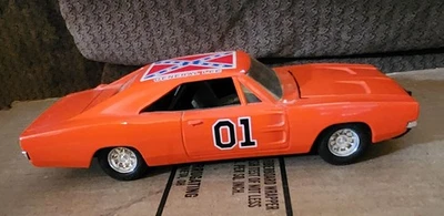 Dukes of Hazzard General Lee 1:24 Scale ERTL - Image 1 of 4