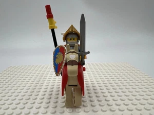 LEGO Royal Lion Knight on Retired Tan Horse – Rare Cape, Barding & Streamers - Picture 1 of 4