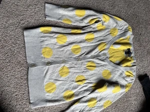 Cárdigan a lunares American Eagle Outfitters lunares amarillos extra pequeño - Imagen 1 de 8