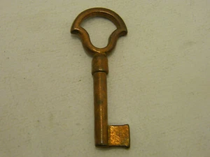 LLAVE DE MUEBLES ANTIGUOS LATÓN COBRE COLOR EN BLANCO VINTAGE SIN PERFORAR - No. 11 - Imagen 1 de 4