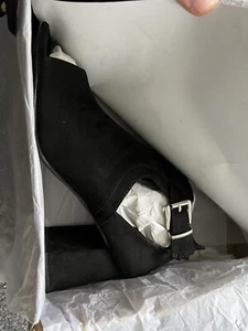 Botas de trabajo BooHoo corte hebilla - Imagen 1 de 2
