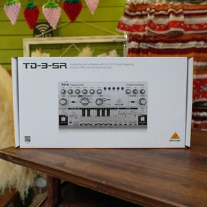 Behringer TD-3-SR Analog Bass Line Synthesizer Computer Controlled - Picture 1 of 6