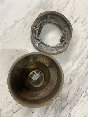 Yamaha YFM MOTO-4 80 BADGER 1986 1985 eje trasero freno tambor buje pastillas  Foto 1 de 4