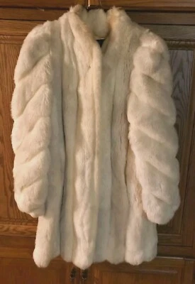 JORDACHE CREAM & GRAY KNEE LENGTH  ACRYLIC BLEND FUR COAT SIZE 9/10 PRE-OWNED - Image 1 of 4