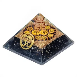 Orgonit Chakra Pyramide schwarzer Turmalin mit OM -- 7x7x6cm - Bild 1 von 1
