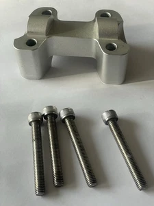 Riser /Lenkerhöhung Ducati Monster 696 -38 mm Höhe-22 mm Lenker  - Bild 1 von 1