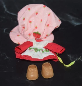 Pastel corto de fresa ~ FRESA ~ Conjunto vintage sombrero ropa zapatos de vestir - Imagen 1 de 1