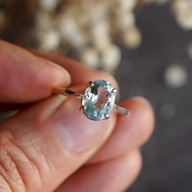 Anillo de boda de diamantes de aguamarina natural de corte ovalado de 1,80 quilates de oro blanco macizo de 14 quilates 6 Foto 1 de 4