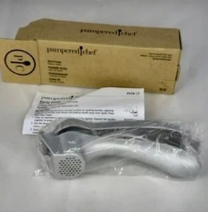 Pampered Chef Garlic Press #2575 With Cleaning Tool New In Box! - Picture 1 of 1