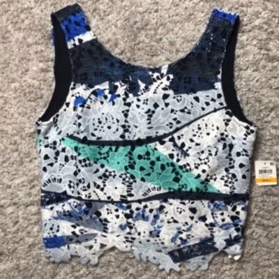 Nuevo con etiquetas Bar III encaje crop top talla pequeña Foto 1 de 4