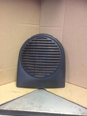 RENAULT CLIO MK2 01-06 O/S DRIVERS RIGHT OFFSIDE DOOR SPEAKER COVER GRILL - Image 1 of 2