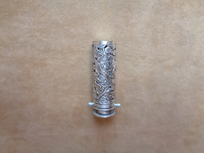 ÉTUI ANCIEN À ROUGE À LEVRES - AJOURÉ PUIS CISELÉ - À REMONTOIR MANUEL - Photo 1/4