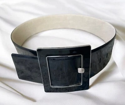 Chico's 黑色人造漆皮银色大号珐琅扣尺寸小腰带 — 第 1/4 张图片