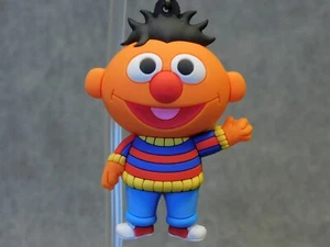 Sesame Street NEW * Ernie Clip * Blind Bag Monogram Figural Key Chain - Picture 1 of 7
