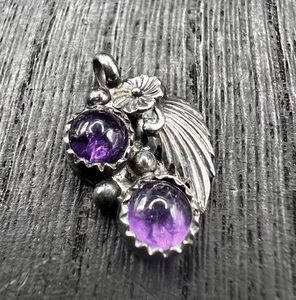 Navajo Sterling Silver Amethyst Necklace Pendant Squash Flower - Picture 1 of 6