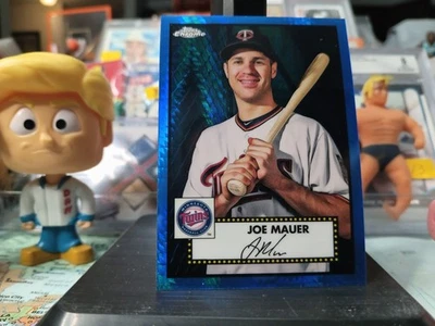 2021 Chrome Platinum Blue Prism Refractor #528 Joe Mauer Minnesota Twins - Image 1 of 2