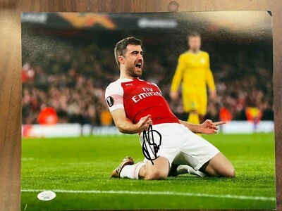 Foto firmada autografiada 11x14 del Arsenal FC Sokratis Papastathopoulos certificado de autenticidad JSA Foto 1 de 2