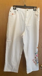 WOMEN'S QUACKER FACTORY WHITE DENIM CROP PANTS W/ EMBOIDERY, ELASTIC WAIST MED. - Picture 1 of 7