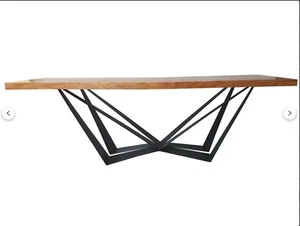 Elegantes Design: Tisch aus massiver Eiche und massivem Stahl / Handgefertigt - Bild 1 von 8