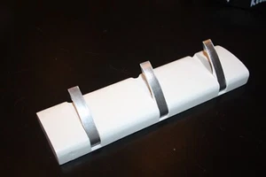 Wandgarderobe Garderobenleiste FLIP 3 HOOK mit 3 klappbaren Haken weiß / Silber - Bild 1 von 3