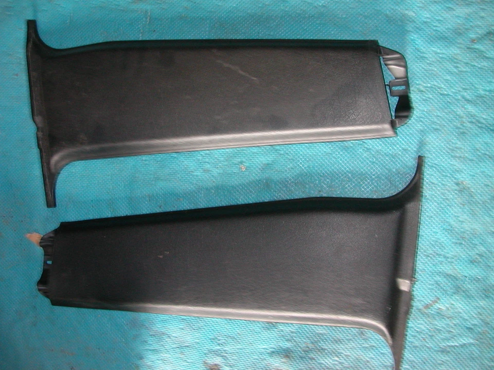 Par de molduras de pilar poste B inferior Volkswagen Golf MK3 (1991-2002) Foto 1 de 1