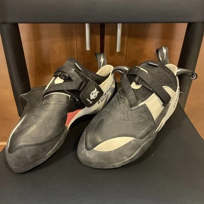 Evolv Zenist Pro Men’s Climbing Shoes (SLIGHTLY USED) - Image 1 of 4