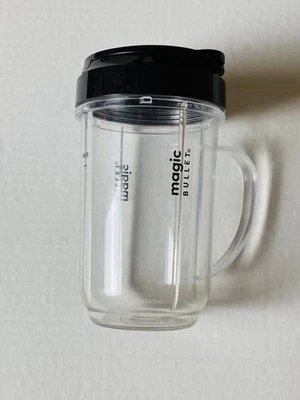Taza Magic Bullet con tapa para beber. Buen estado. Foto 1 de 4