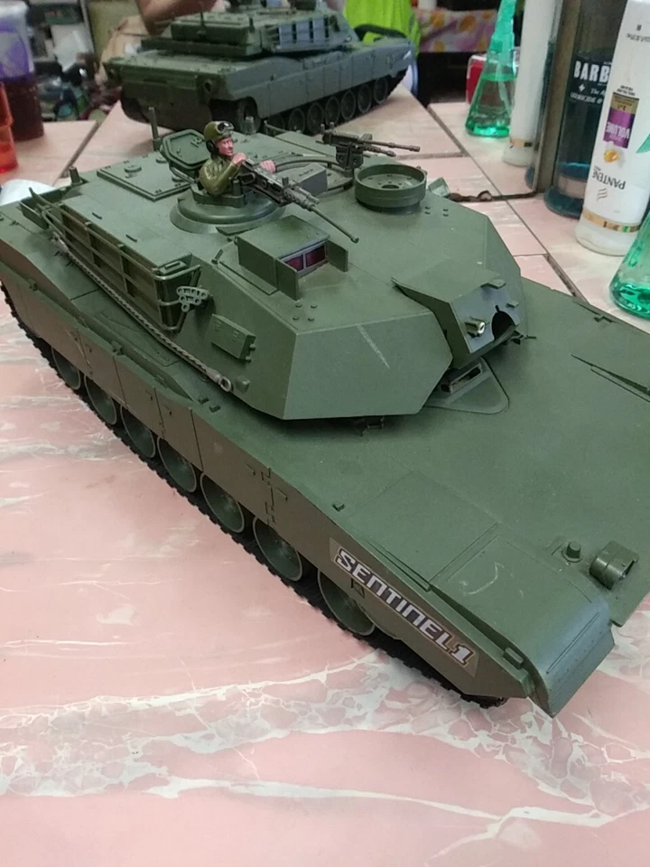 RARE Toys R Us  Sentinel 1 TANK For Parts. M1 Abrams No Remote Untested GI Joe  - Image 1 of 4
