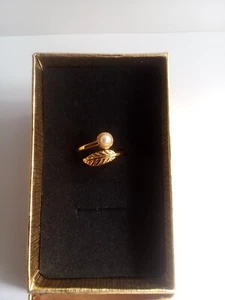 Crystal Pearl Leaf Ring, 18k Gold Plated - Picture 1 of 1