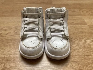 Nike Air Jordan 1 Mid EUR 25 - Bild 1 von 9