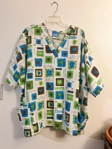 Scrub H.Q. Women's Top New Hearts Print Multi Colors Size 5XL - Picture 1 of 6