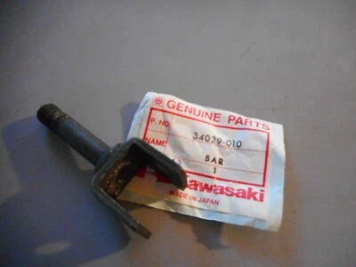 Barra reposapiés original OEM 34029-010 NUEVO DE STOCK Kawasaki KE KL KE100 KL250 1976-1984 Foto 1 de 4