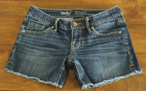 Vintage Mossimo Size 24 Denim Shorts Mid Rise MIDI Stretch Dark Wash Blue - Picture 1 of 2