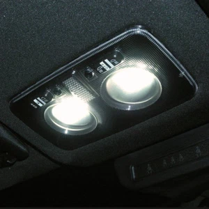 2 ampoules à LED blanc lumière du plafonnier pour Alfa Romeo GT 147 156 159 166 - Picture 1 of 2