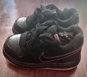 Nike Delta Force Zapatos de Bebé Talla 5C Niñas Negro Rosa 327587-002 - Imagen 1 de 5