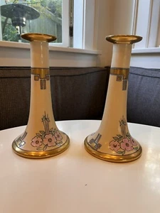 Par de candelabros pintados a mano florales Art Deco/Nouveau Hohenzollern de 1900 - Imagen 1 de 24