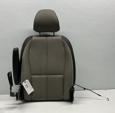 15-18 KIA SEDONA REAR RIGHT PASS SIDE UPPER BACK REST CUSHION SEAT, OEM LOT012 - Imagem 1 de 4