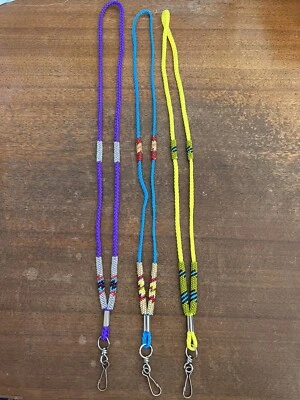 纳瓦霍串珠挂绳美洲原住民徽章夹 3 件钥匙链礼物 34 O — 第 1/4 张图片